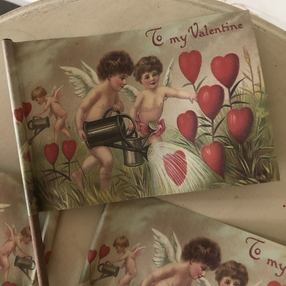 SET OF 3 CUPID "TO MY VALENTINE" PAPER FLAGS